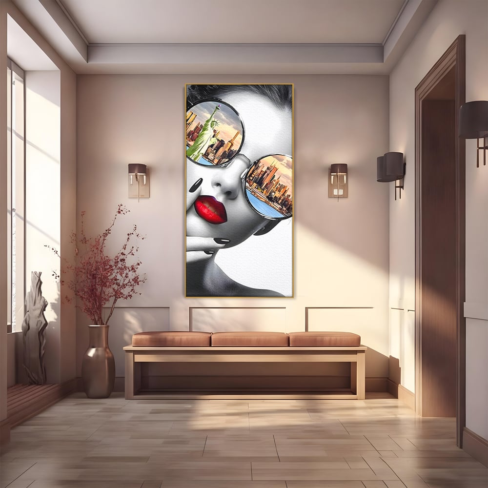 Tablou canvas cu tablou canvas cu portret femeie ochelari, in rama de aluminiu auriu